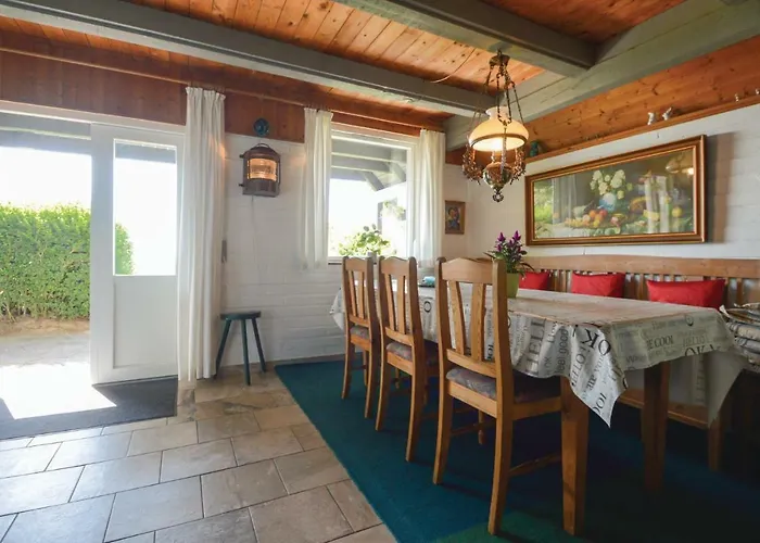 Three-bedroom In Feriehus